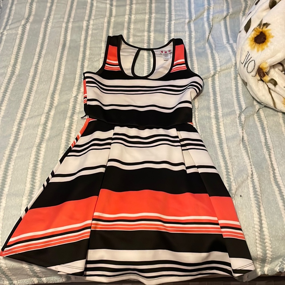 Juniors dress
